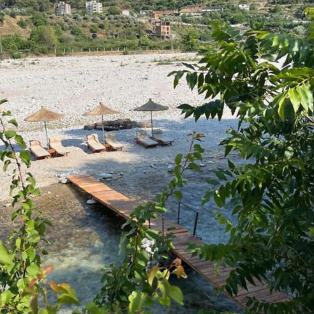 River Escape Villa - Private Beach, Scenic View & Bbq Tepelene Exterior foto