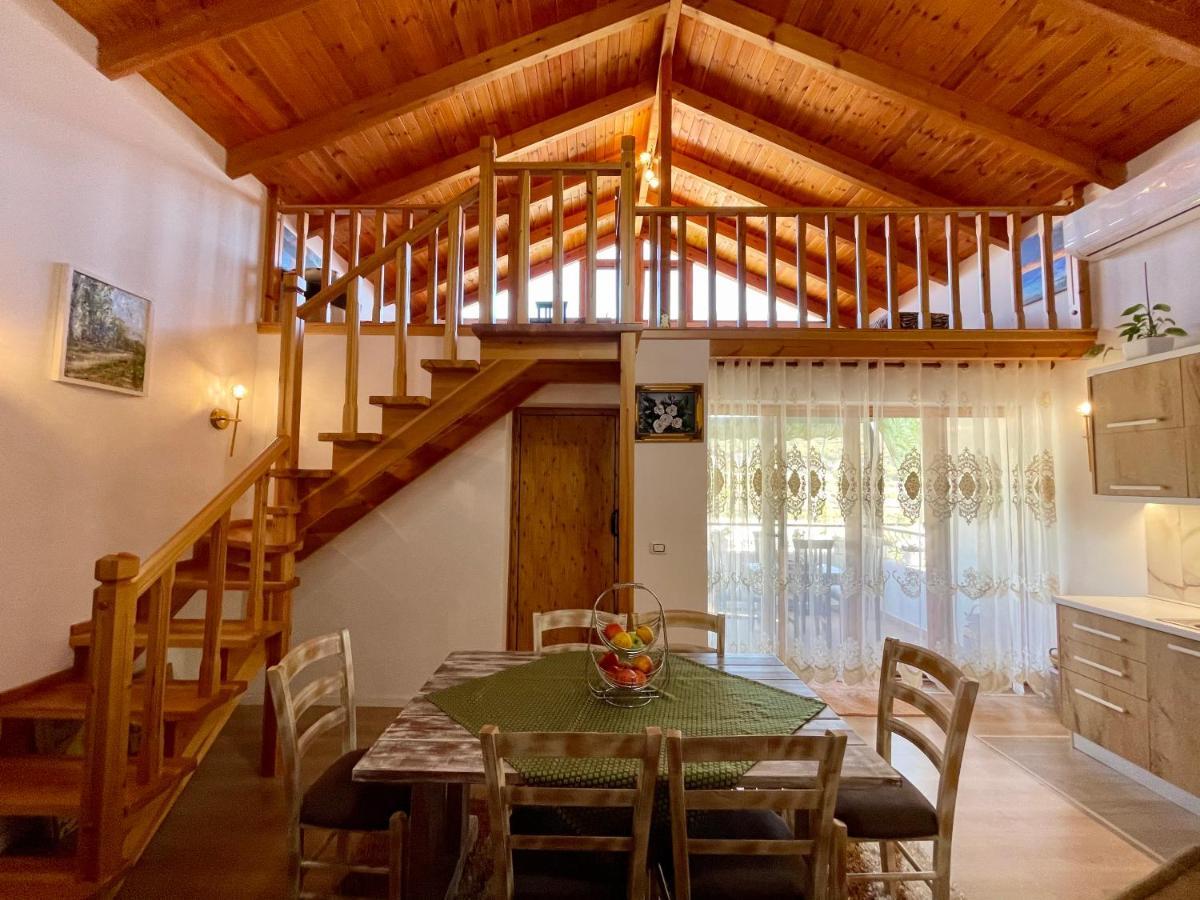 River Escape Villa - Private Beach, Scenic View & Bbq Tepelene Exterior foto