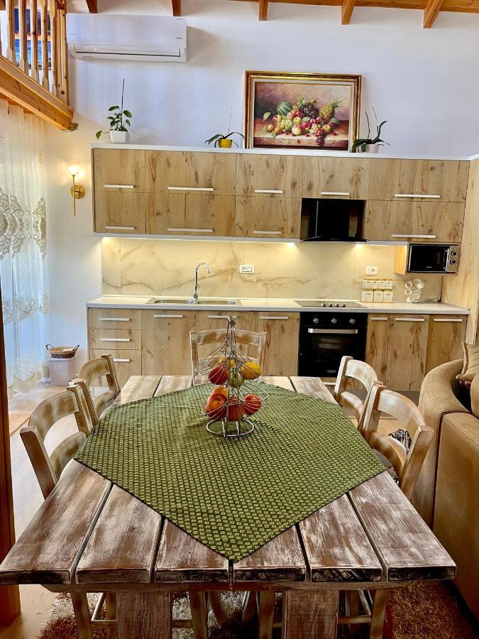 River Escape Villa - Private Beach, Scenic View & Bbq Tepelene Exterior foto