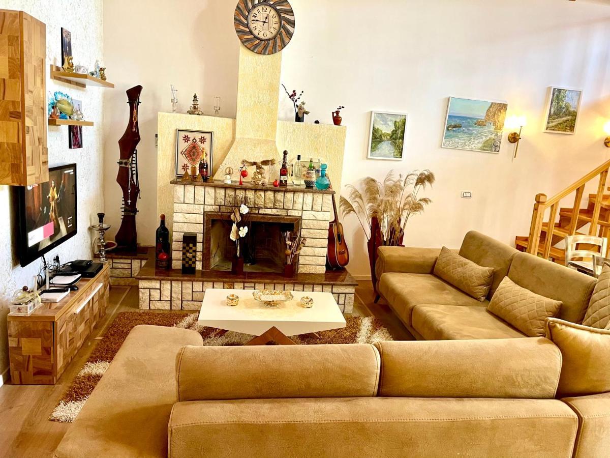 River Escape Villa - Private Beach, Scenic View & Bbq Tepelene Exterior foto
