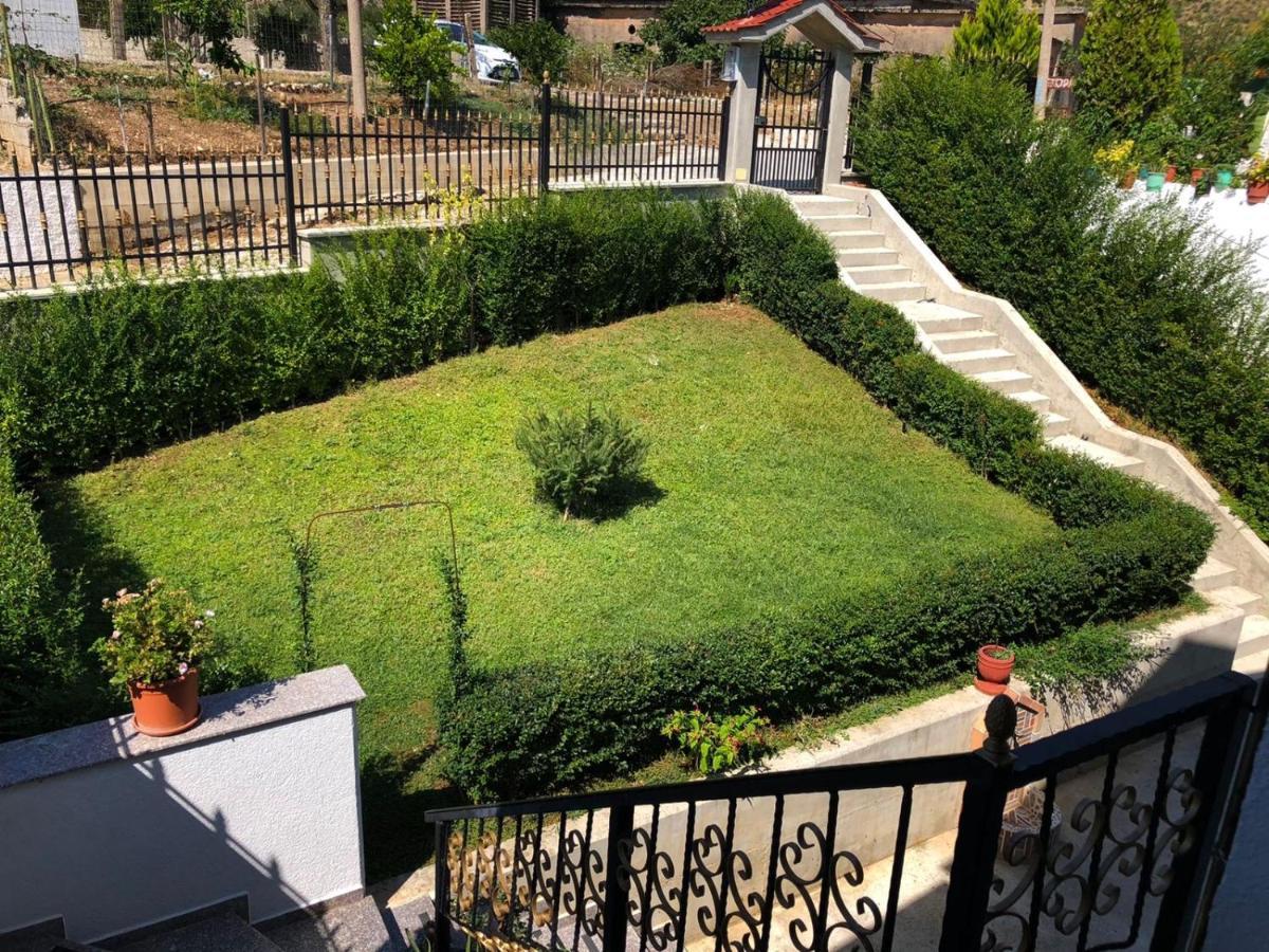 River Escape Villa - Private Beach, Scenic View & Bbq Tepelene Exterior foto
