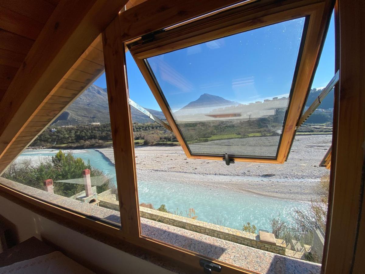 River Escape Villa - Private Beach, Scenic View & Bbq Tepelene Exterior foto