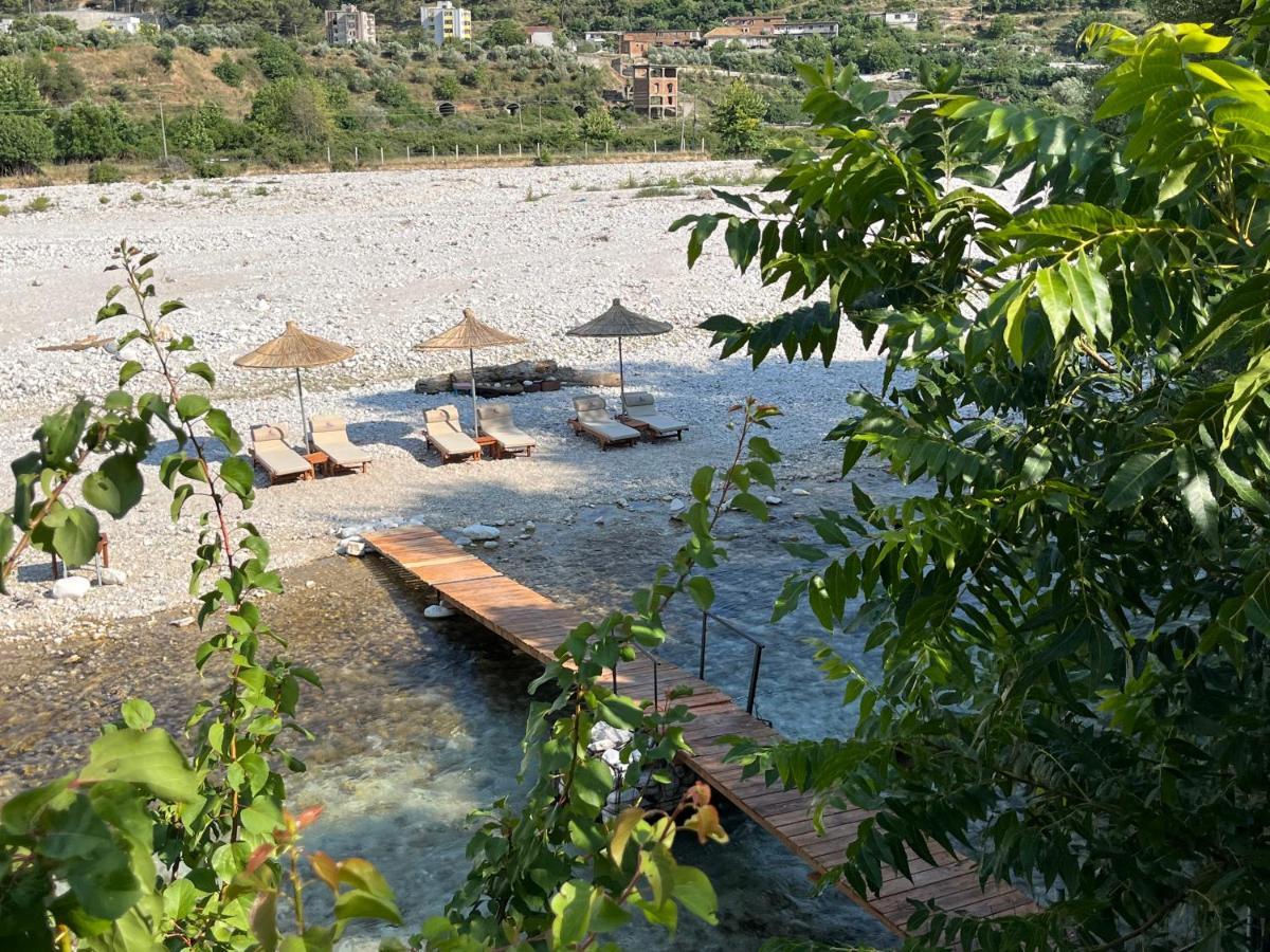 River Escape Villa - Private Beach, Scenic View & Bbq Tepelene Exterior foto