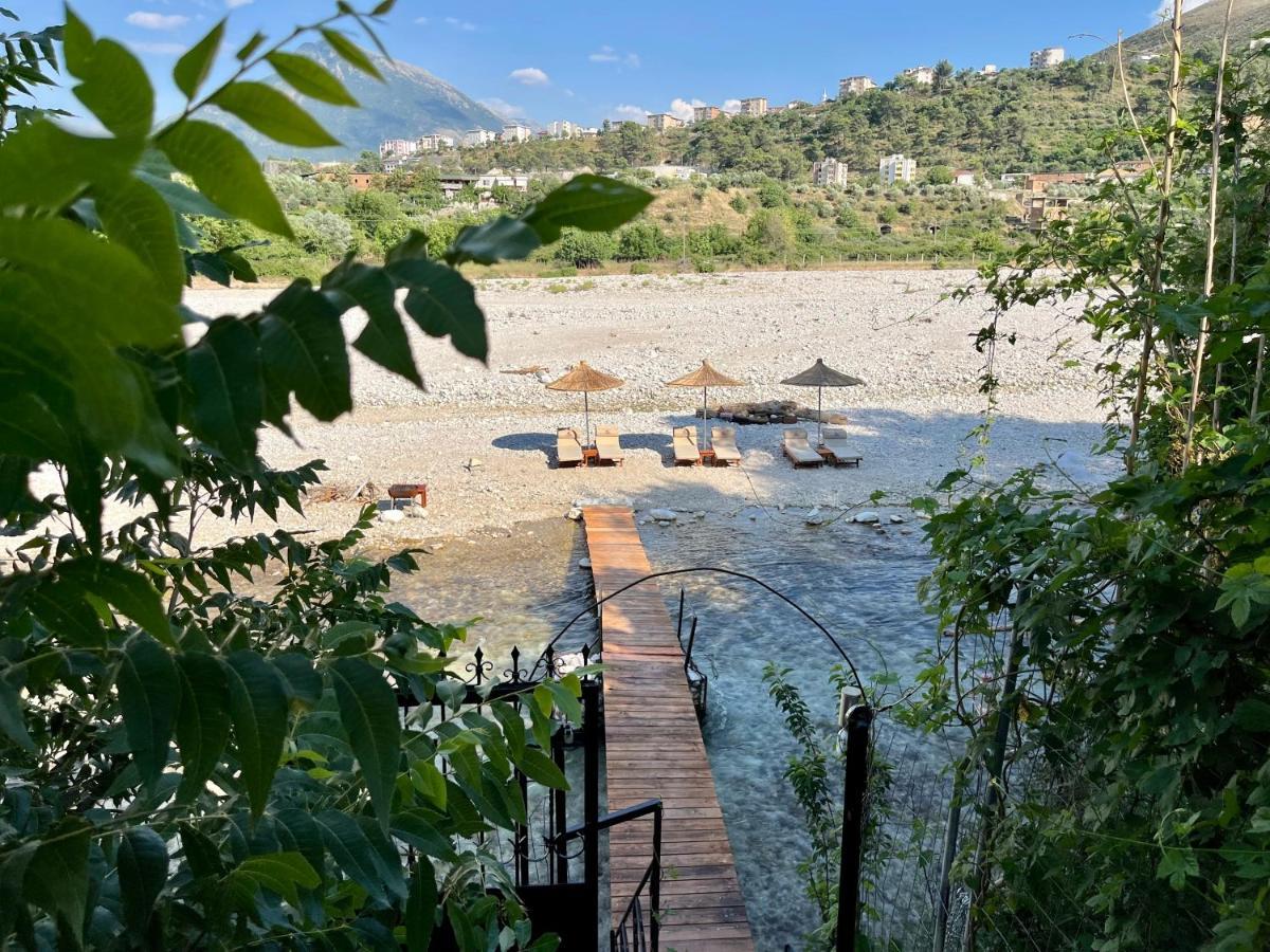 River Escape Villa - Private Beach, Scenic View & Bbq Tepelene Exterior foto