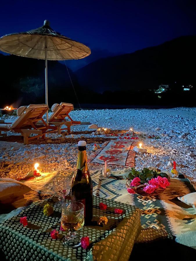 River Escape Villa - Private Beach, Scenic View & Bbq Tepelene Exterior foto